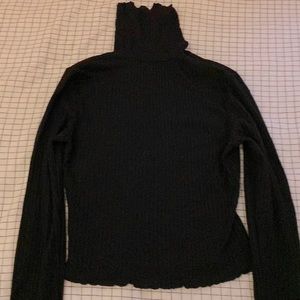 SHEIN Black Ruffled Turtleneck Crop Top